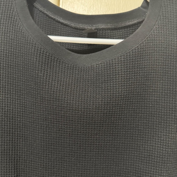 UNIQLO Black Waffle 3/4 Sleeve Tee (Size M) - Picture 4 of 4